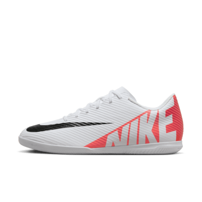 Nike Mercurial Vapor 15 Club Indoor/Court Low-Top Soccer Shoes